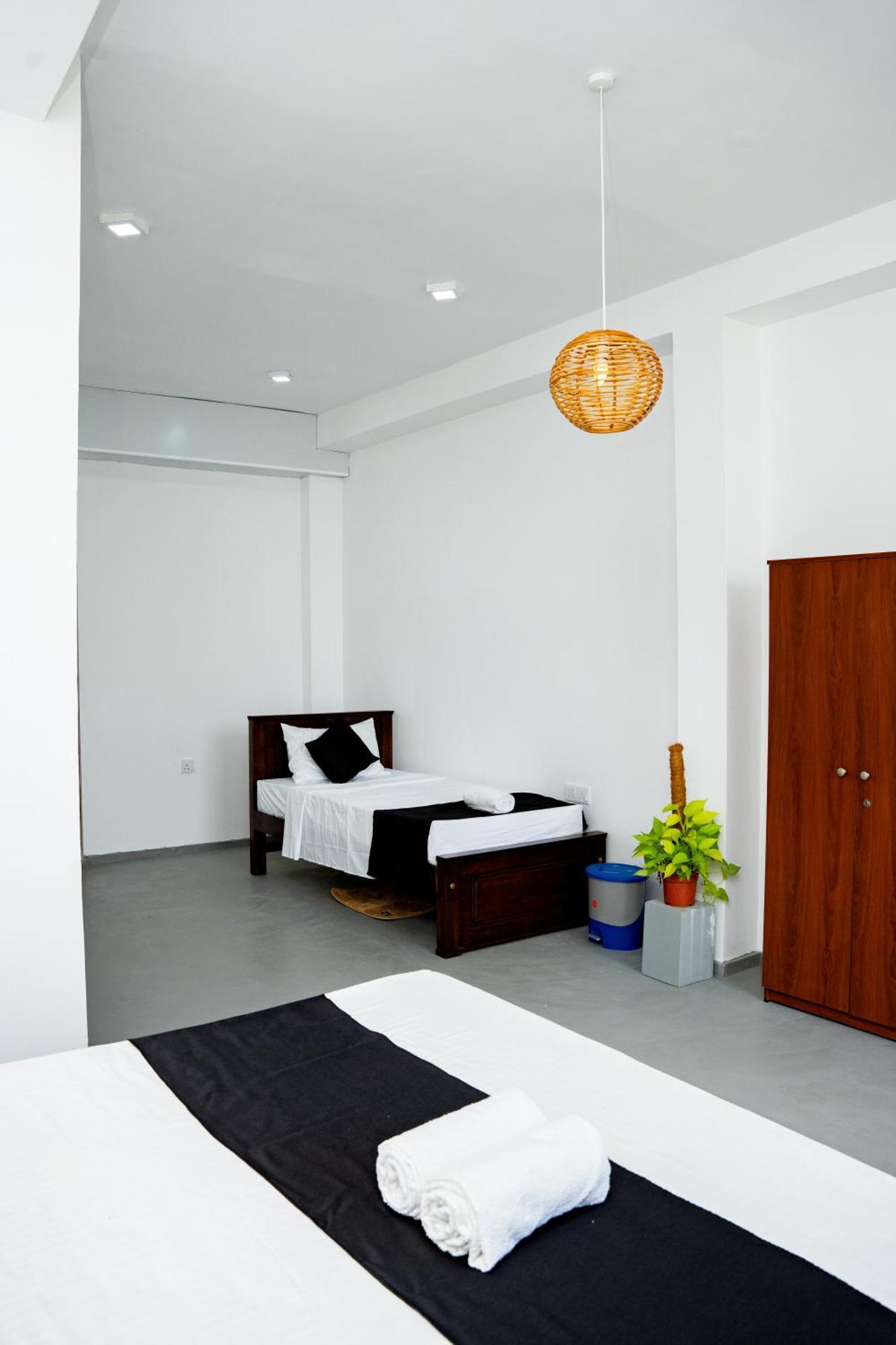 Regal Heights Hotel Weligama Exteriör bild