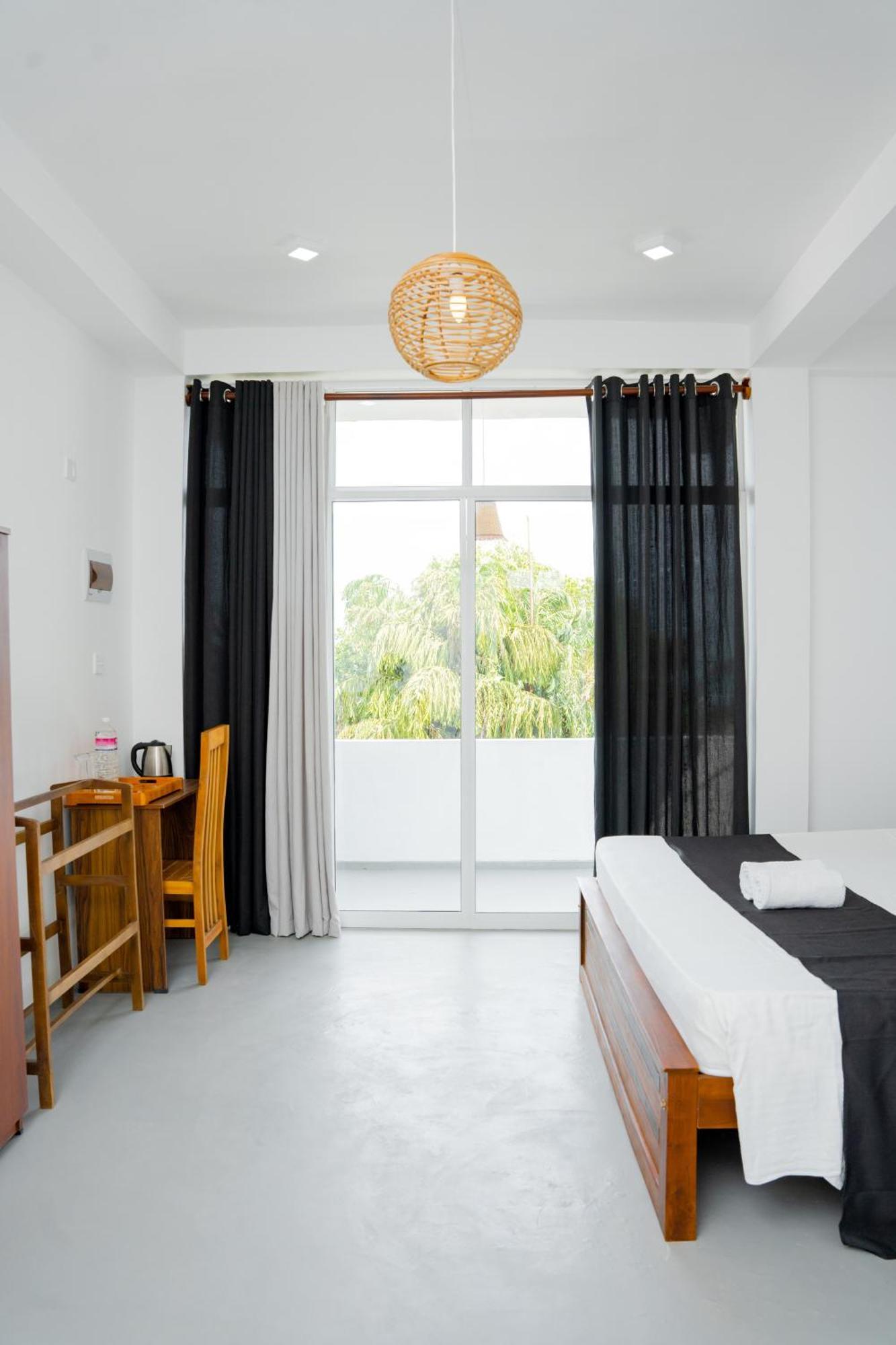 Regal Heights Hotel Weligama Exteriör bild